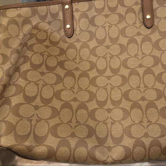 Brand New Coach (w/ original packaging) Reversible Leather Purse - Picture 3 of 7